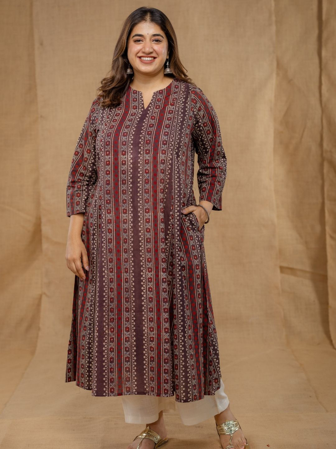 THE INDIAN ETHNIC CO Women Printed Block Print Ajrakh Cotton Kurta