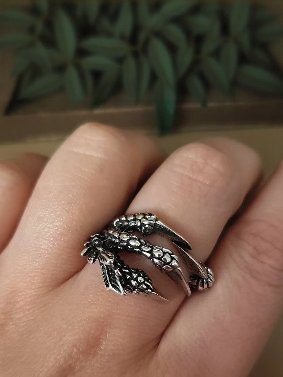 Teeragaj Silver-Toned Claw Textured Adjustable Finger Ring