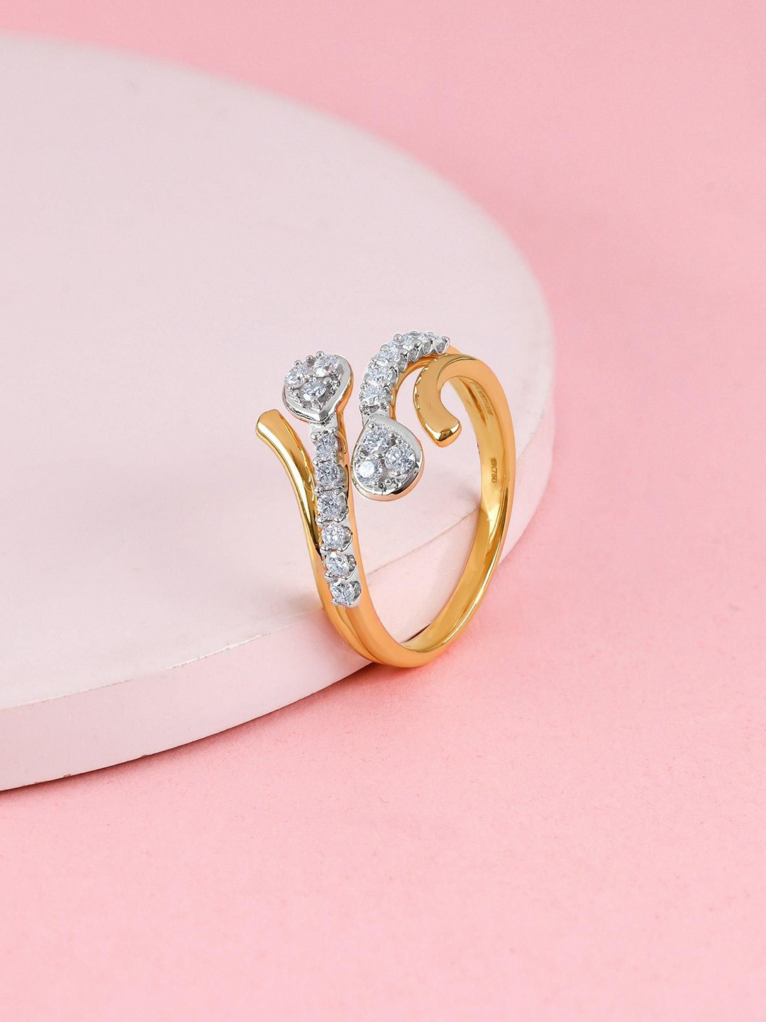 GIVA 18Kt Gold Intersect Ring With 0.36 Carat Lab Grown Diamond-3.73 gms