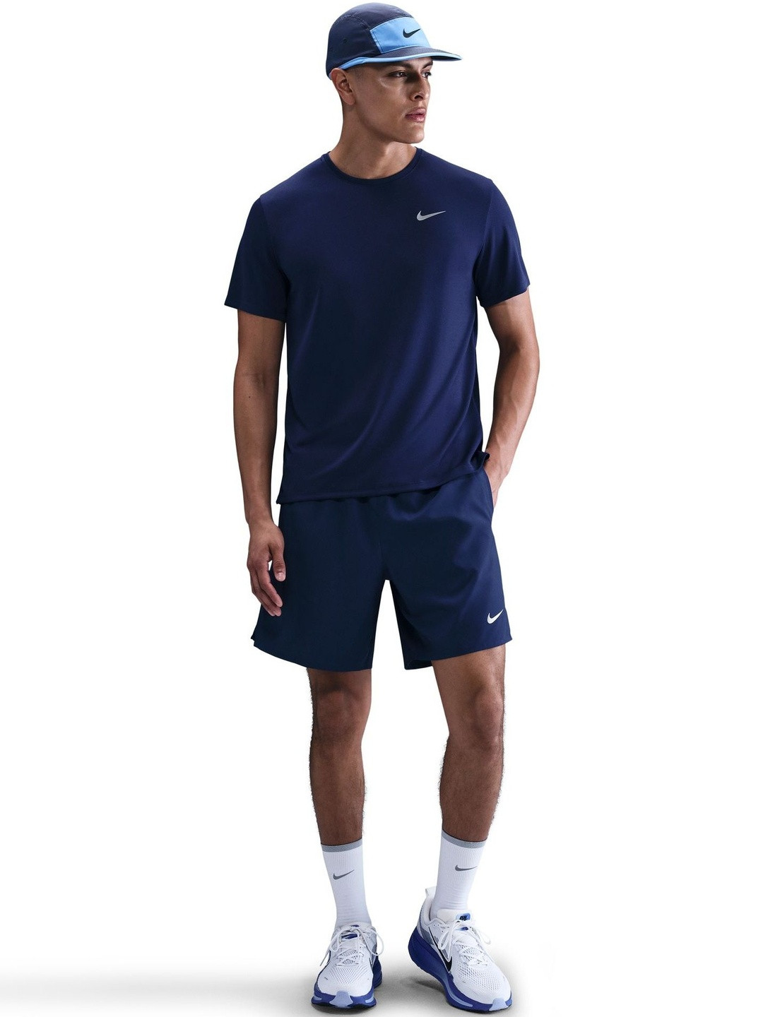 Nike Challenger Men Dri-FIT Solid 2-in-1 Versatile Shorts