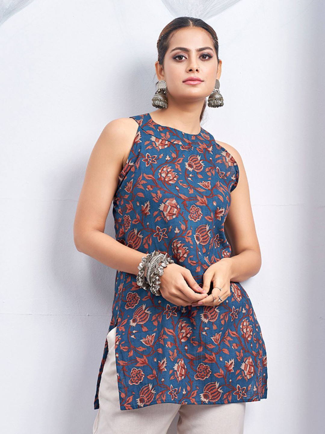 Kaftanize Blue & Brown  Ethnic Motifs Printed Halter Neck Pure Cotton Short Kurti
