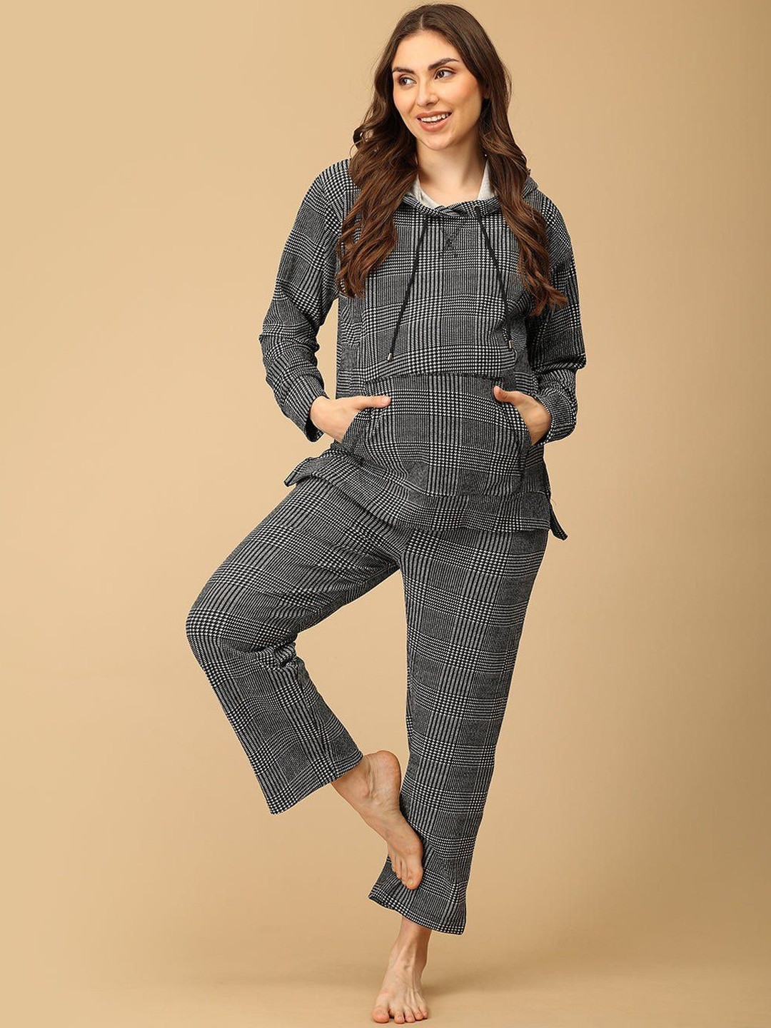The Mom Store Women Checked Top With Pyjamas Night suit