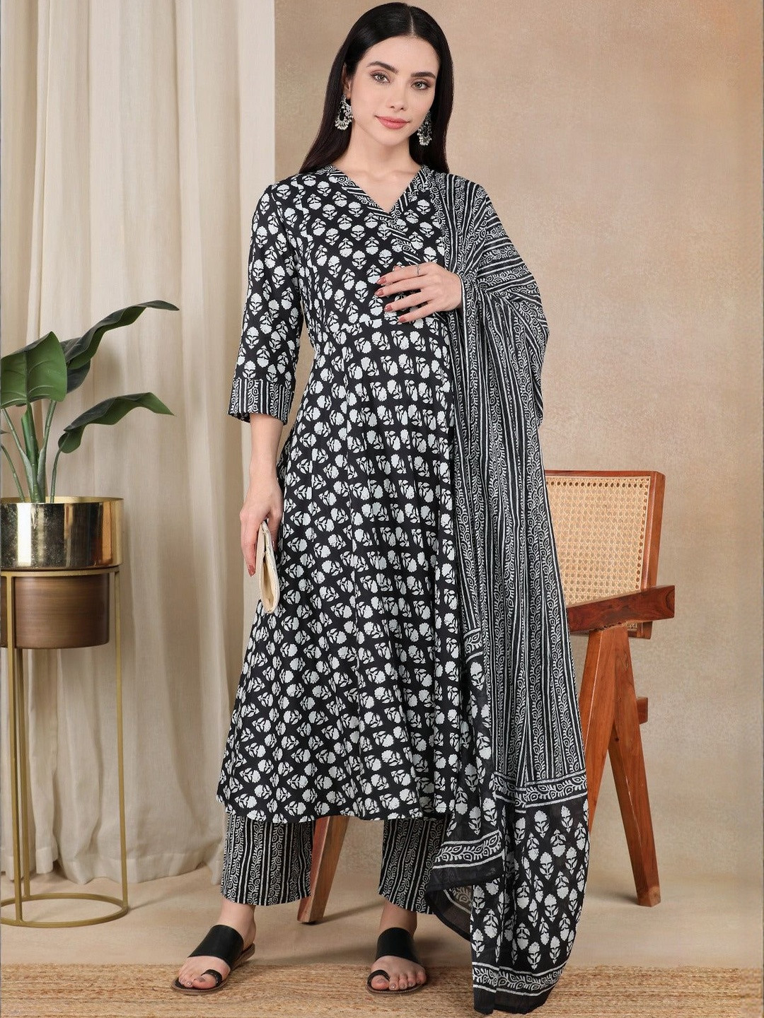 Moms Ever Floral Printed V-Neck Pure Cotton A-Line Maternity And Feeding Kurta Set