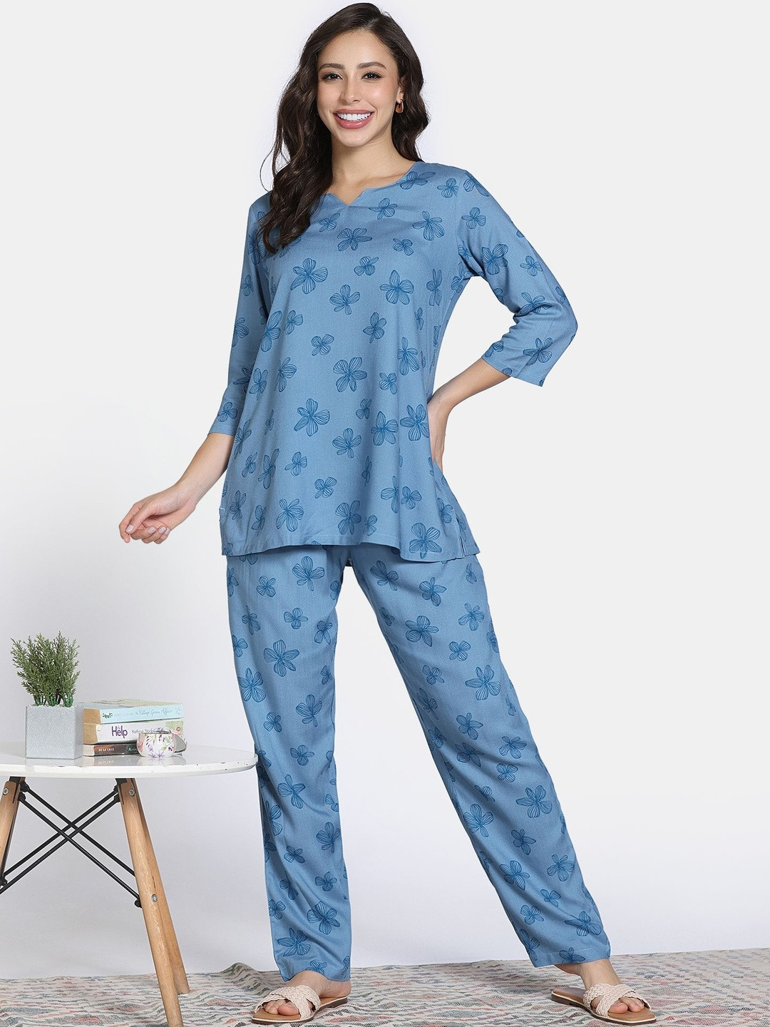 Zivame Women Floral Printed Niagara Night suit