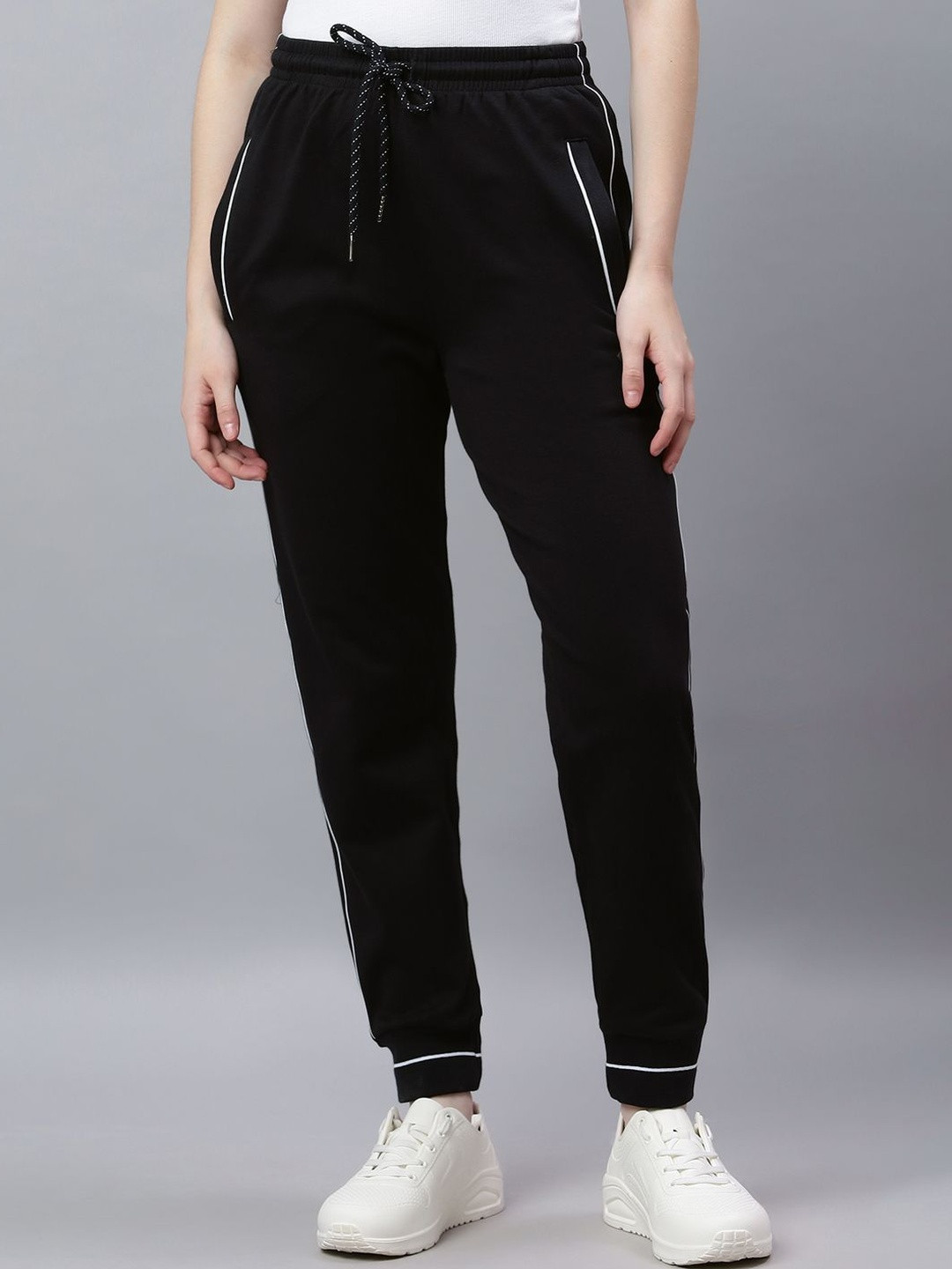VOGUENATION Women Solid  Regular Fit Track Pant