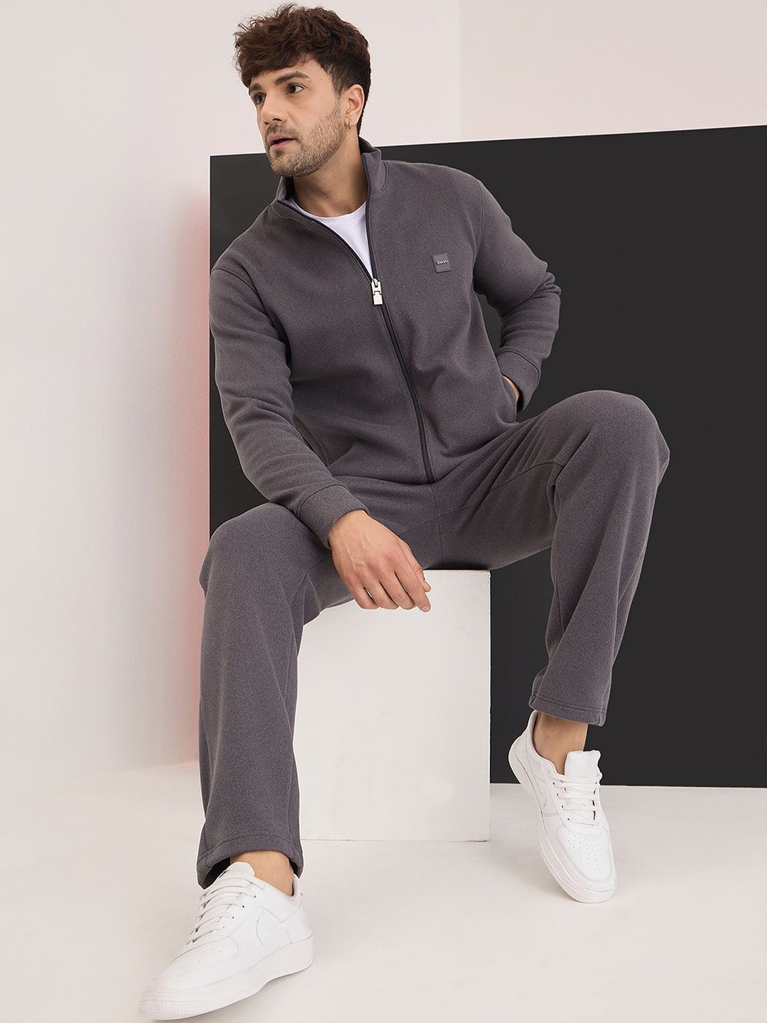 Sweet Dreams Men Textured Round Neck Tracksuits