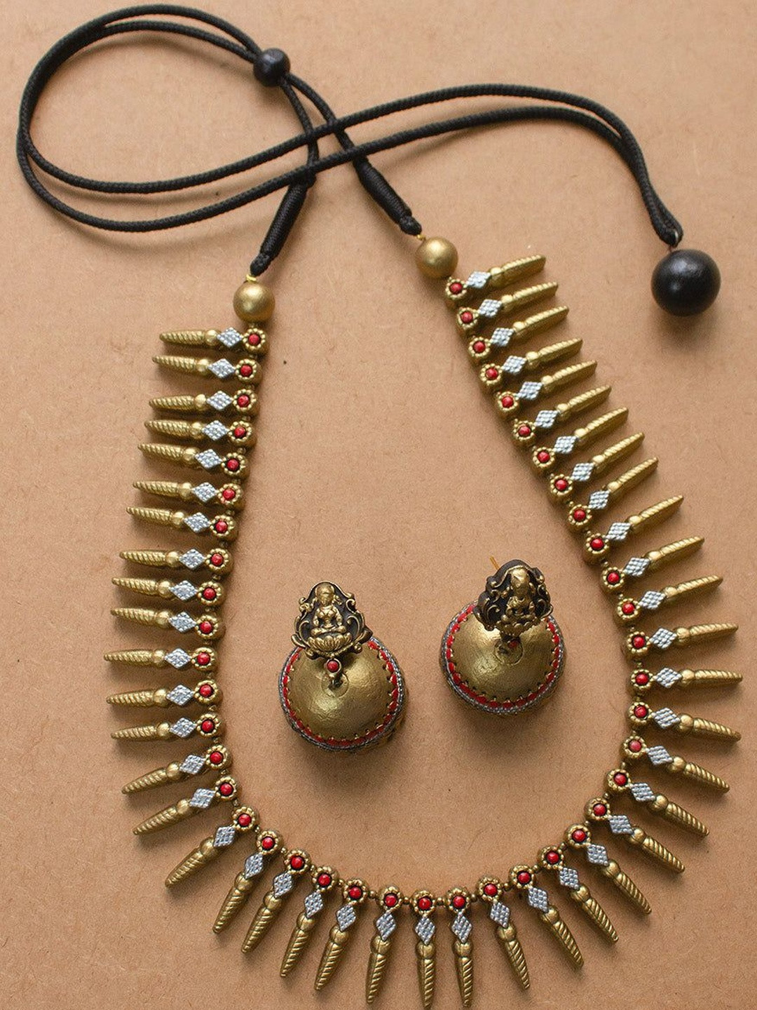 JUMKEY Lakshmi Design Necklace And Earrings