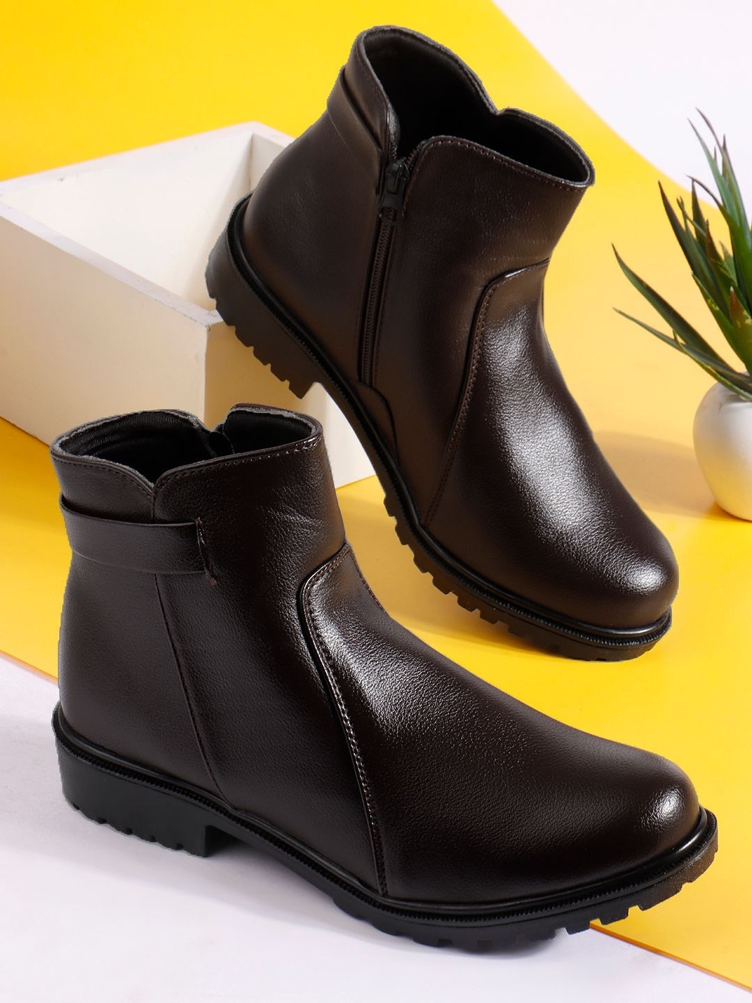 STRASSE PARIS Women Textured Round-Toe Regular Boots