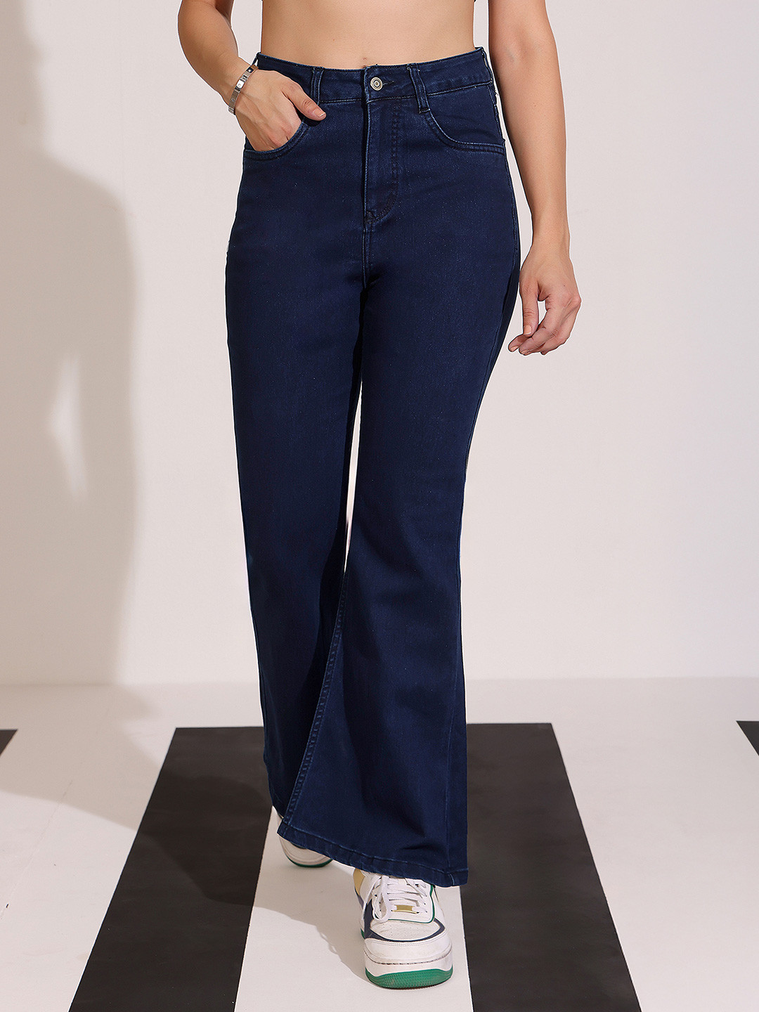 DOLCE CRUDO Women's Bootcut High Rise Clean Look Stretchable Shaping Denim Jeans