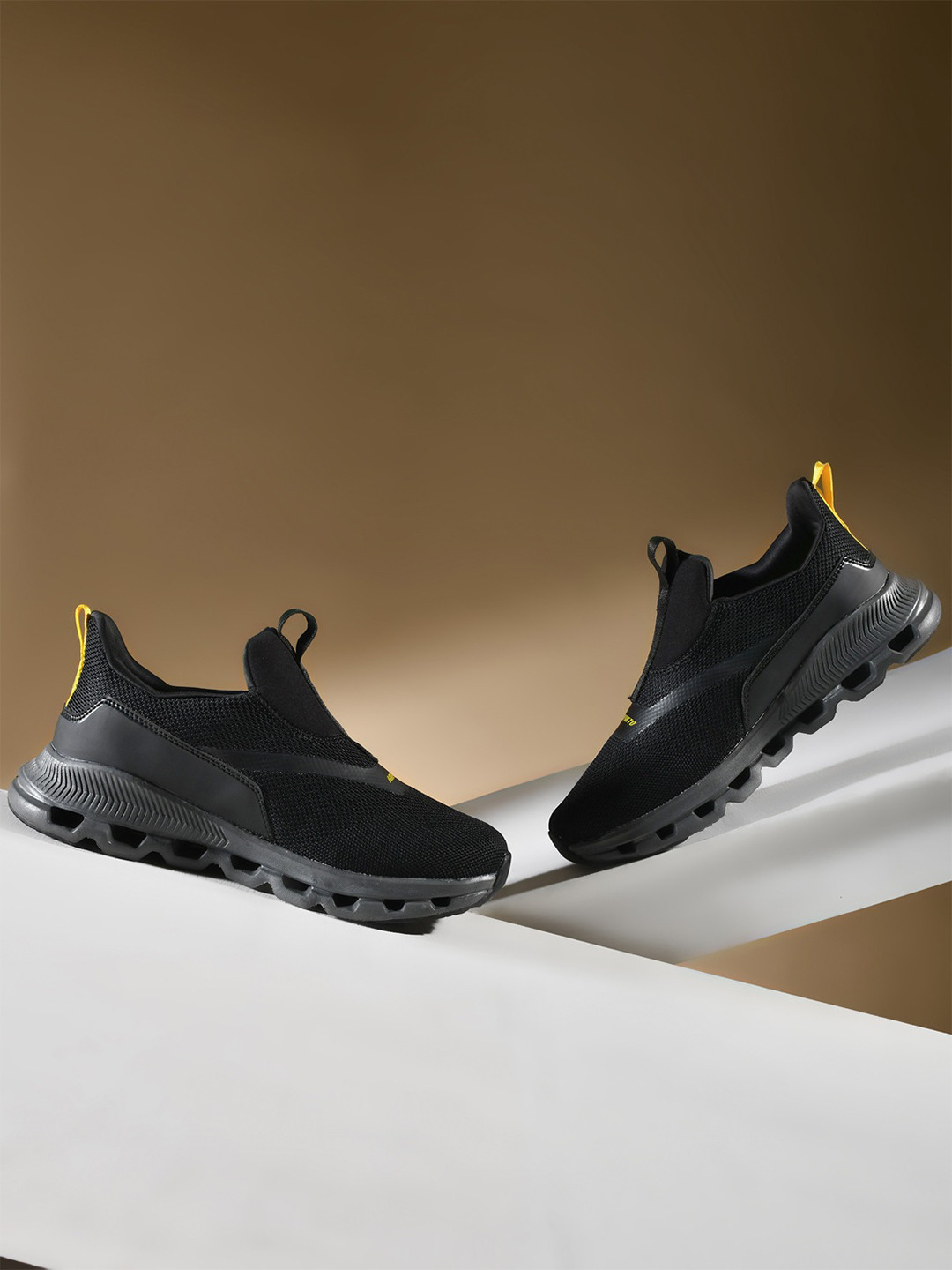 IMPAKTO Men Air Bounce Slip-On Running Shoes