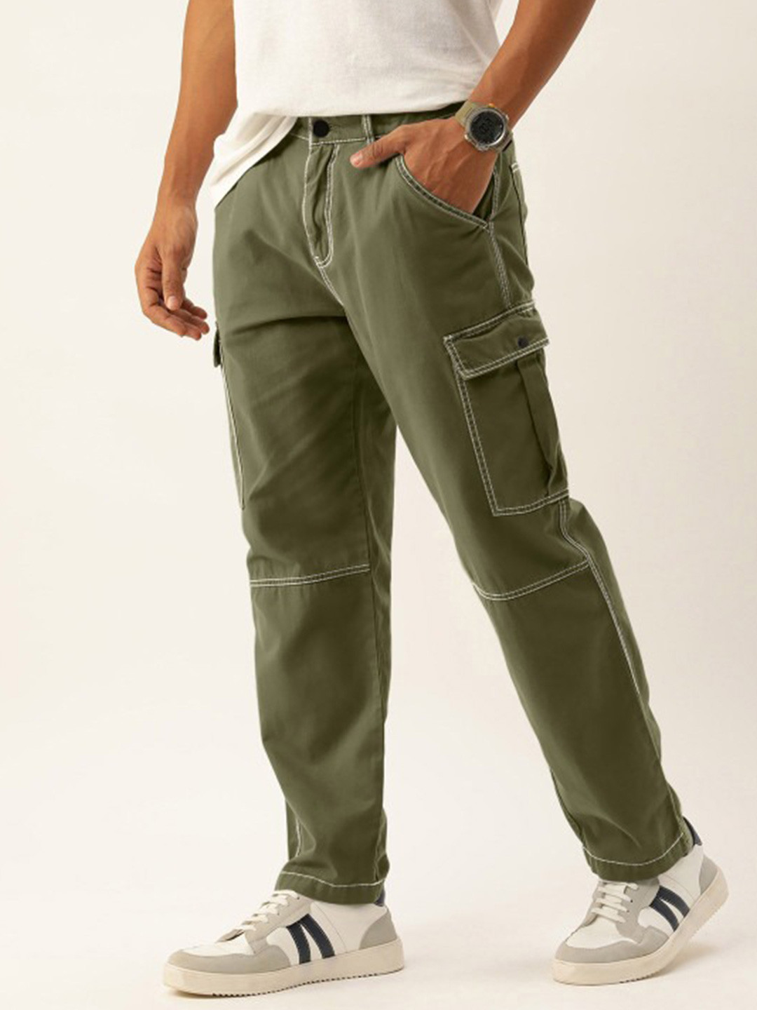 Bene Kleed Men Relaxed Fit Cargo Trousers With Contrast Stitch