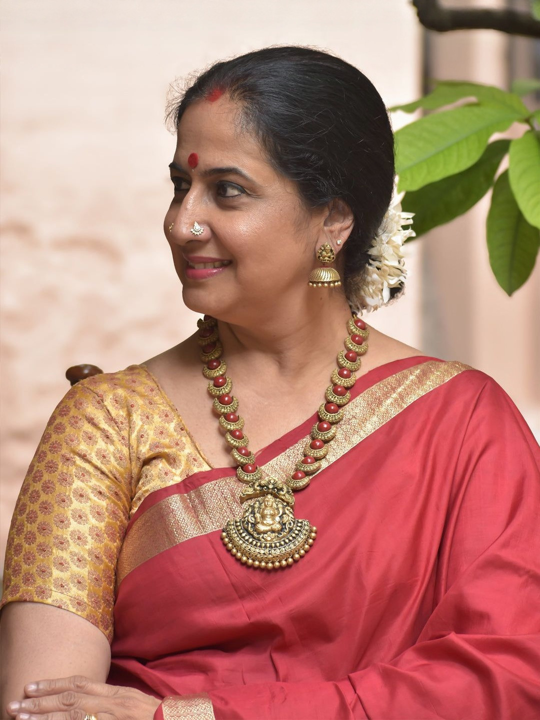 JUMKEY Lakshmi Design Necklace And Earrings