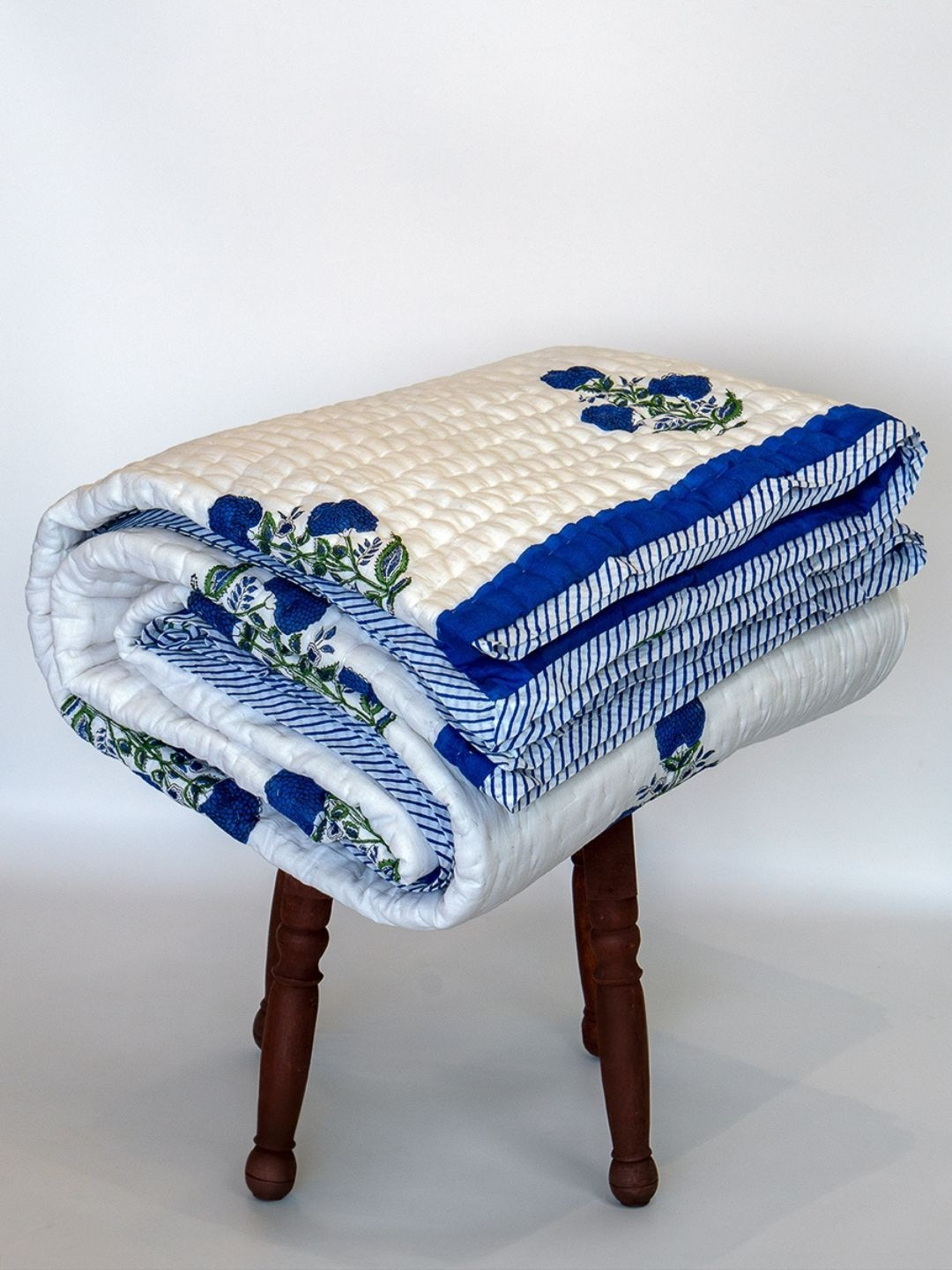 The Jaipur Wala Blue & White Floral Printed 180 GSM Organic Cotton Summer Quilt