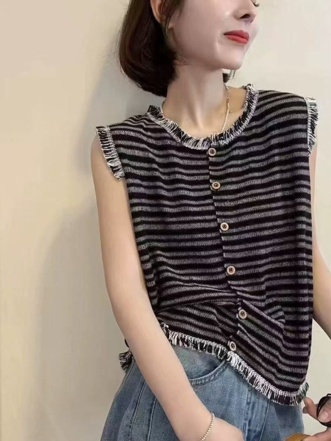 StyleCast Women Striped Sleeveless Round Neck Linen Top