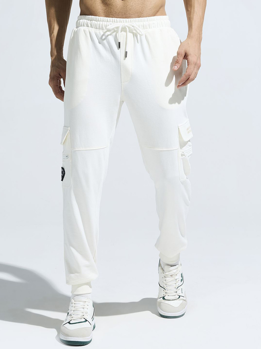 DOMIN8 Men Pure Cotton Mid-Rise Stretchable Cut & Sew Breathable Cargos Joggers