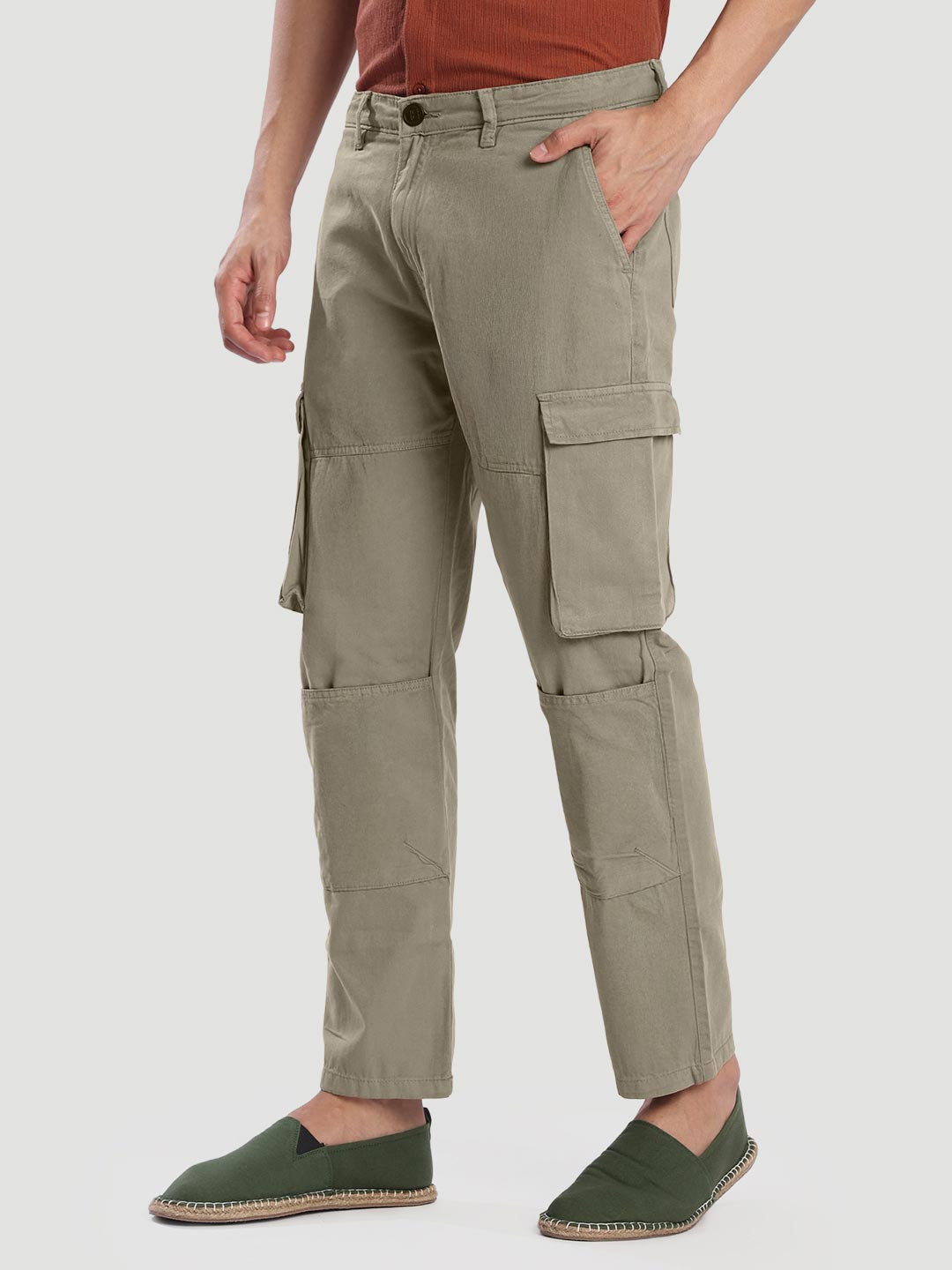 Bene Kleed Men 8 pocket Relaxed Fit Mid-Rise Flat-Front Cargo Trousers