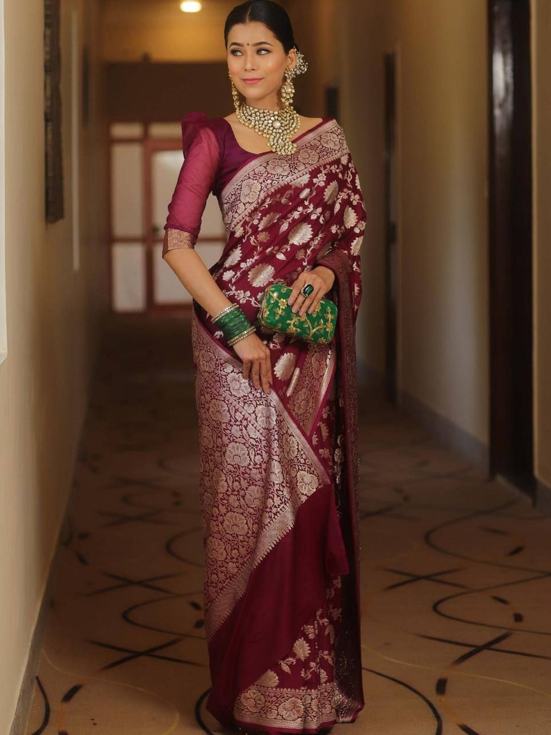YAMUNE Floral Zari Art Silk Handloom Banarasi Saree
