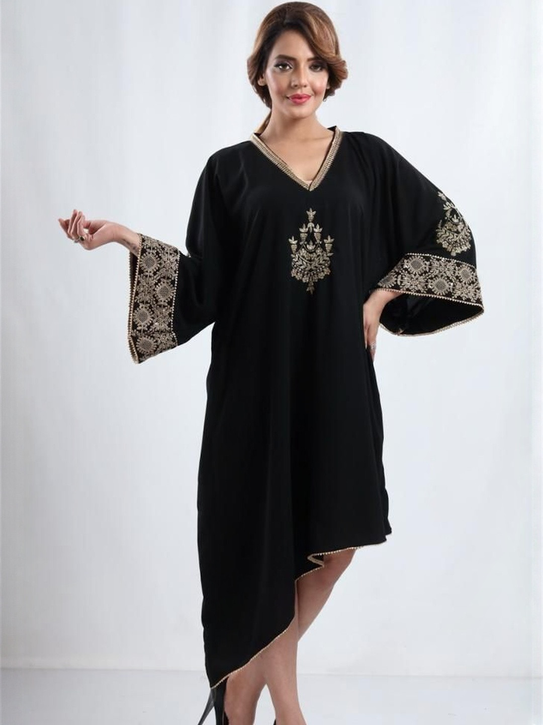 SALONI FASHION JEWELLERY Women Ethnic Motifs Embroidered Regular Thread Work Kurta