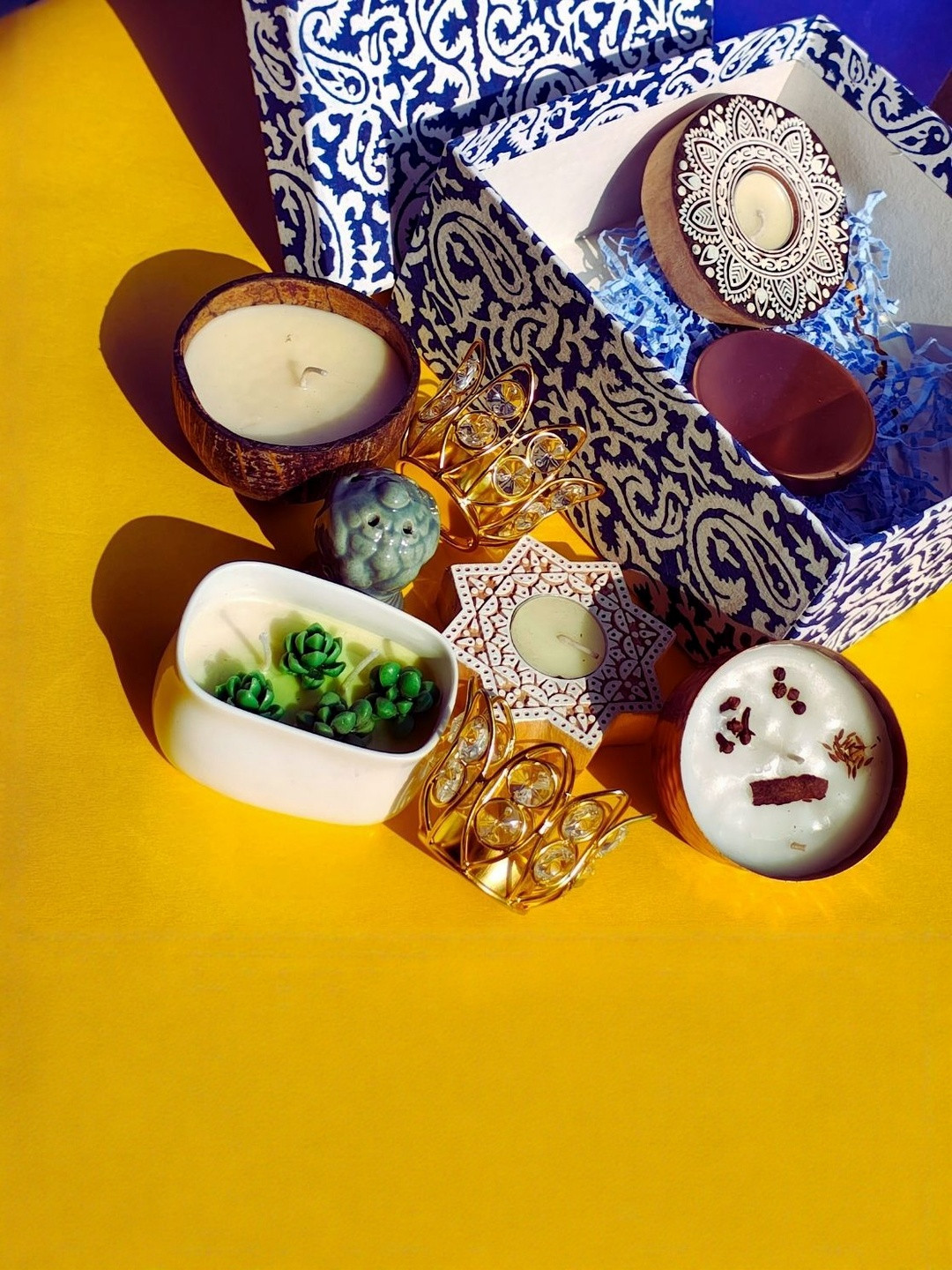 TheYUGO 8 Pieces Home Festival Decor Sets