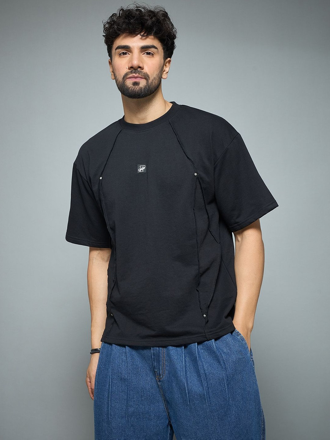 FUGAZEE Men Brand Logo Raw Edge T-shirt