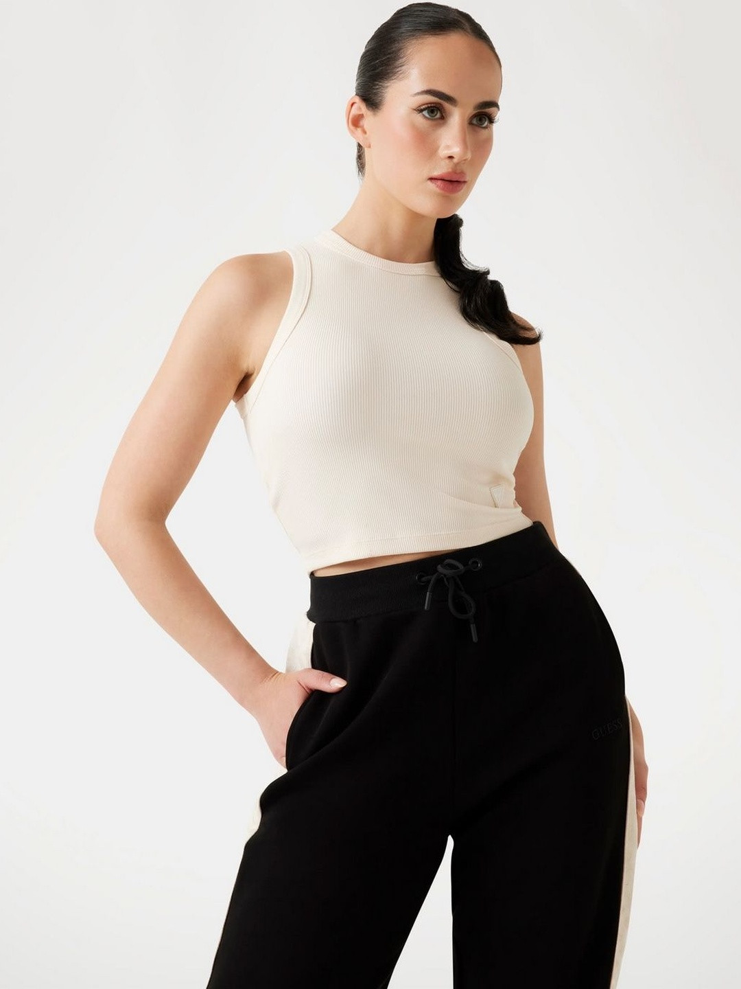 GUESS Women Ribbed Round Neck Sleeveless Knitted Crop Top