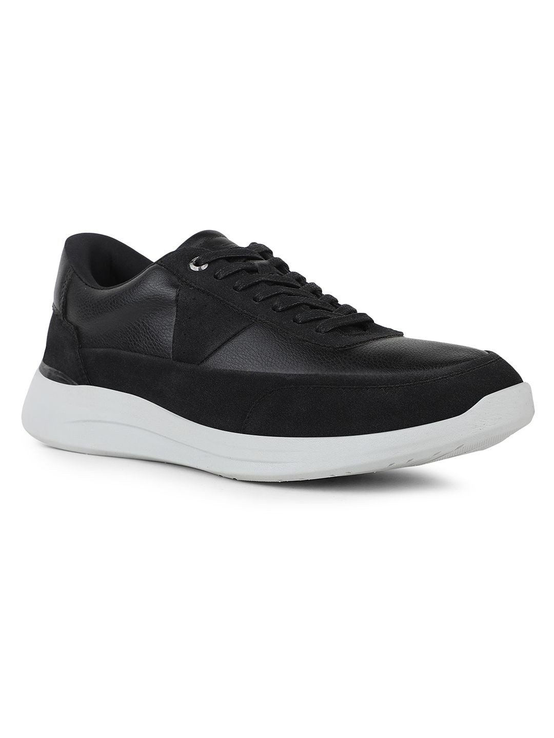 Bata comfit Men Textured Sneakers