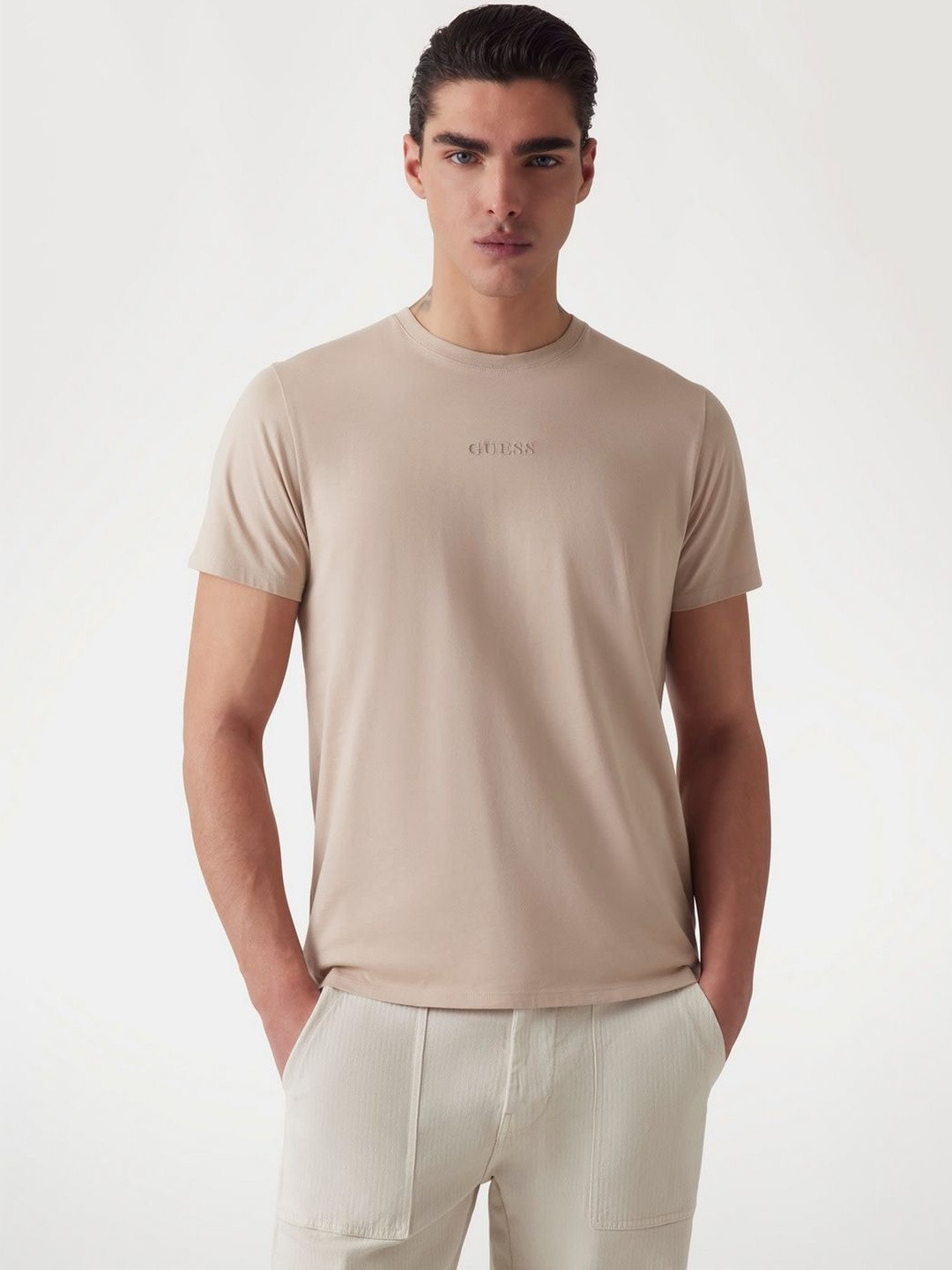 GUESS Men Brand Logo New Orleans Pelicans T-shirt