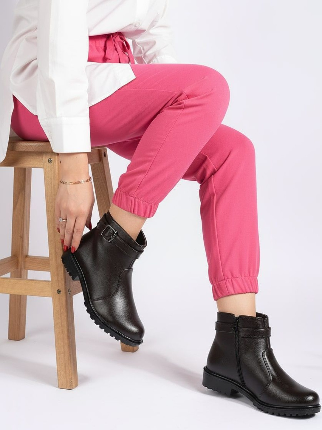 FRANINO PARIS Women Round Toe Boots With Zip Closure