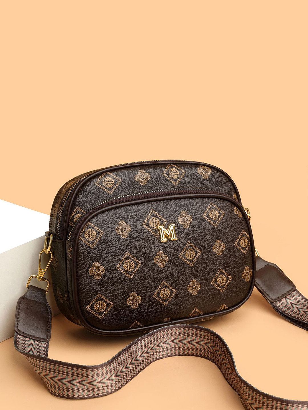 Diva Dale Women Brand Logo Printed Baguette Sling Bag