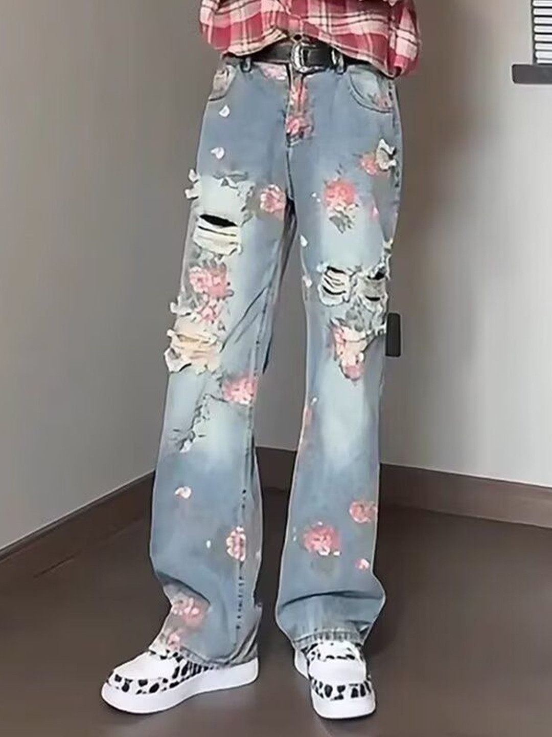 StyleCast Men Floral Printed Straight Fit Mid-Rise Cotton Highly Distressed Jeans