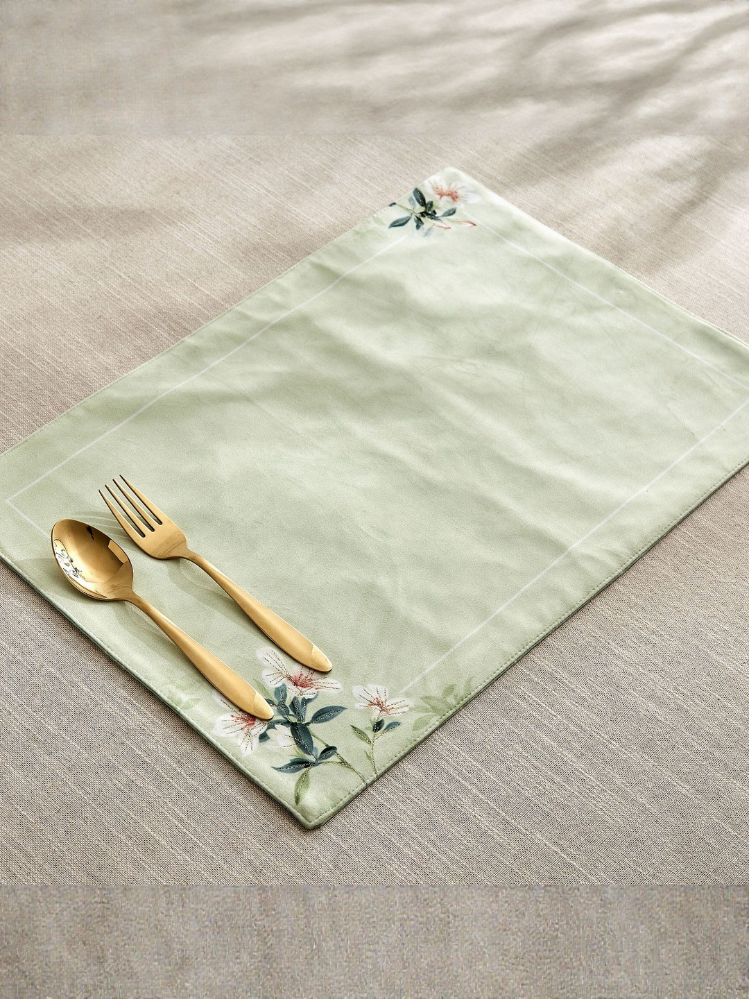 Home Centre Amara Maya Green Floral Printed Stain-Resistance Table Placemats