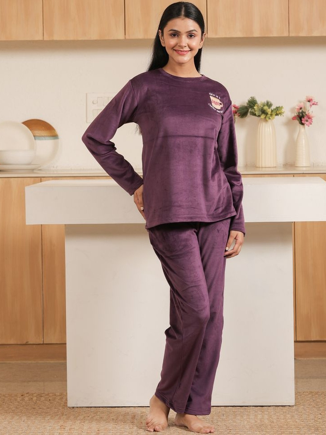 KIZA Women Solid Velvet Round Neck Long Sleeves Top & Pyjamas Night Suit