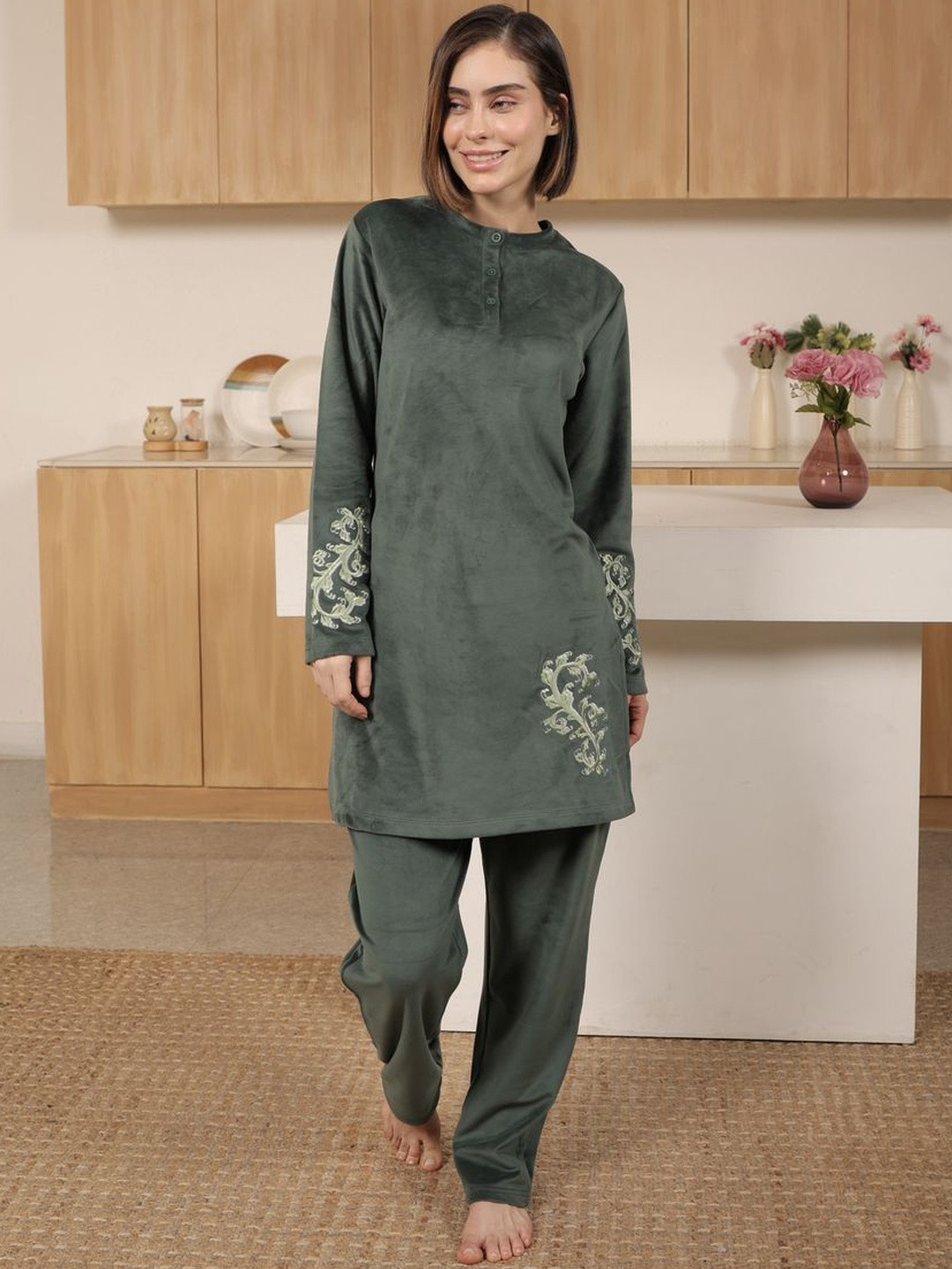 KIZA Women Embroidered Round Neck Long Sleeves Night suit