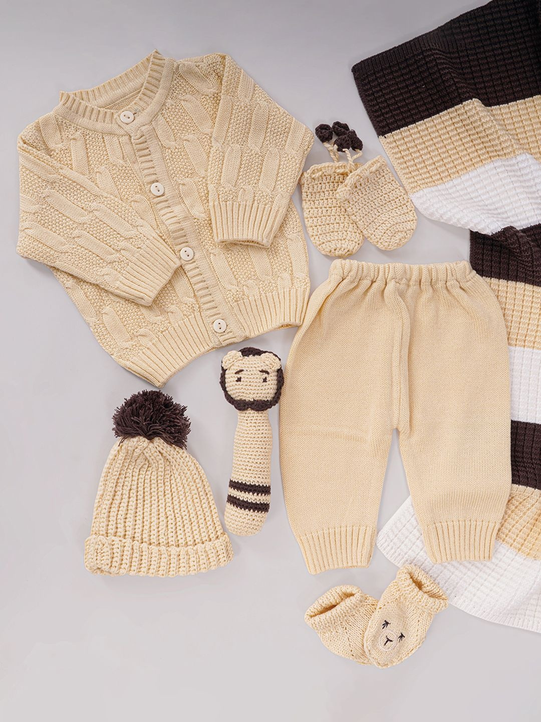 CLAP Kids 7 Pieces Woolen Apparel Gift Set