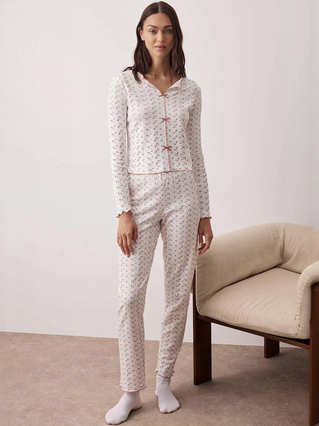 Trendyol Women Beyaz-ok Renkli Printed Shirt & Pyjamas Night suit