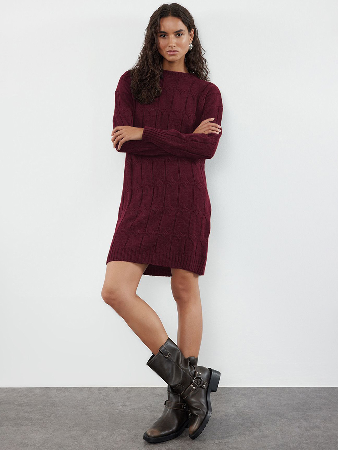 Trendyol Women Self Design Round Neck Full Sleeves Shift Dress