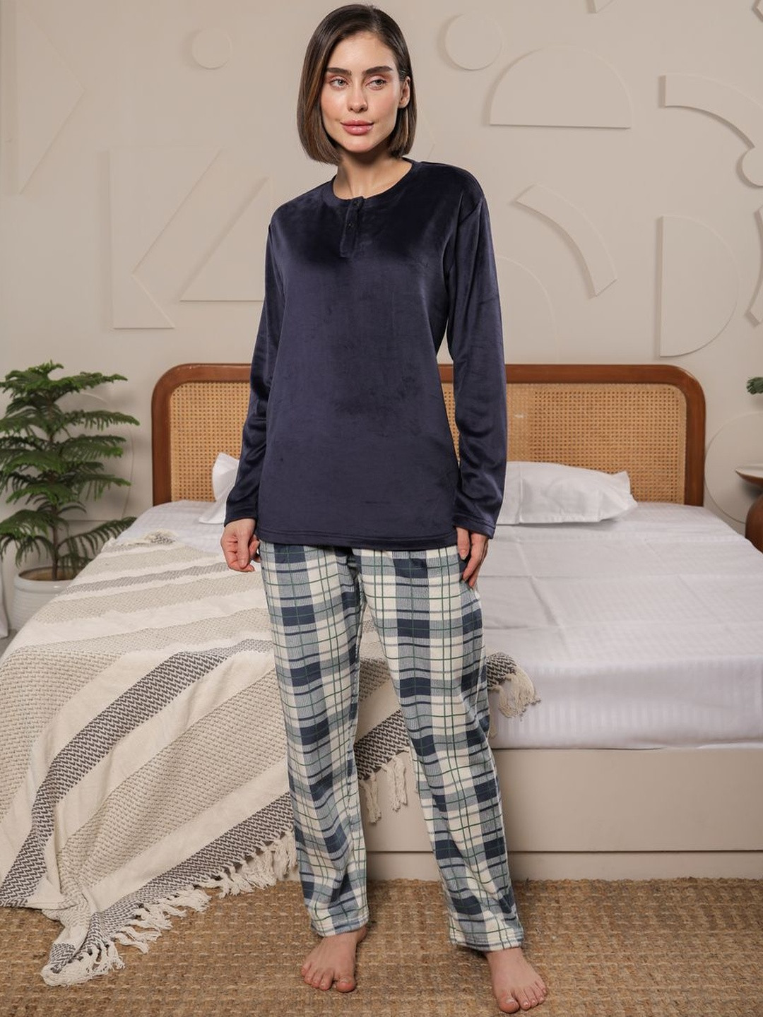KIZA Women Navy Blue Solid Velvet Round Neck Top & Checked Pyjamas Night Suit