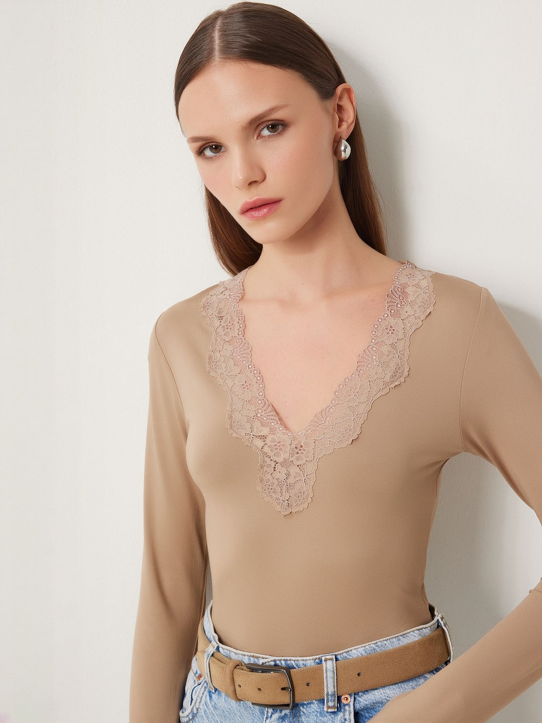 Happiness istanbul Women Lace Design V-Neck Long Sleeves Pure Cotton Bodysuit