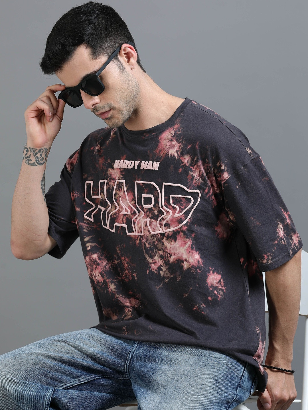 FROSEN FOX Men Typography Dyed Drop-Shoulder Sleeves T-shirt