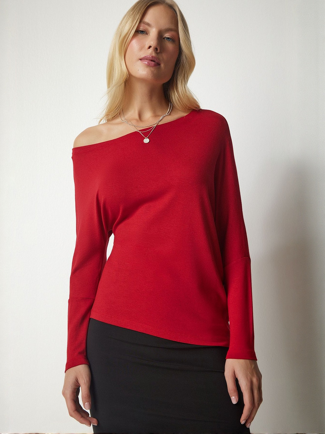 Happiness istanbul Women Solid One Shoulder Long Sleeve Top