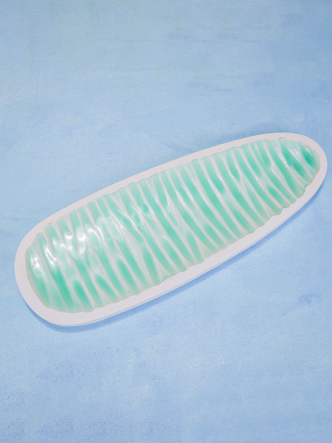 Ireka Homes Green And White Wooden Easy to Clean Food Platter