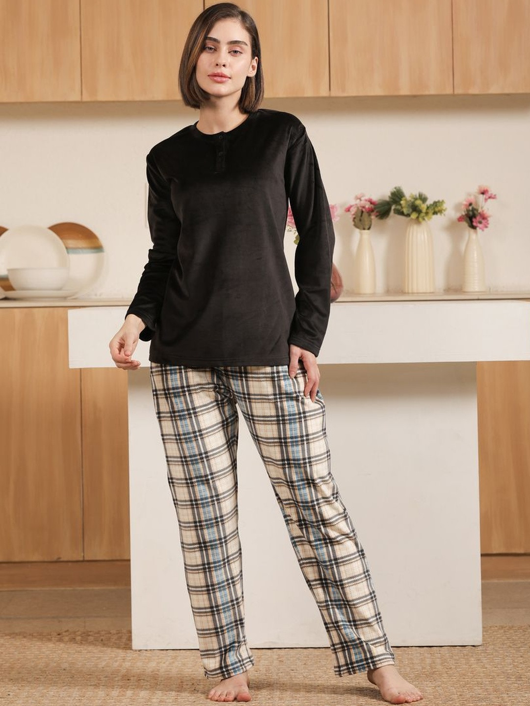 KIZA Women Solid Long Sleeves T-shirt & Pyjamas Night Suit
