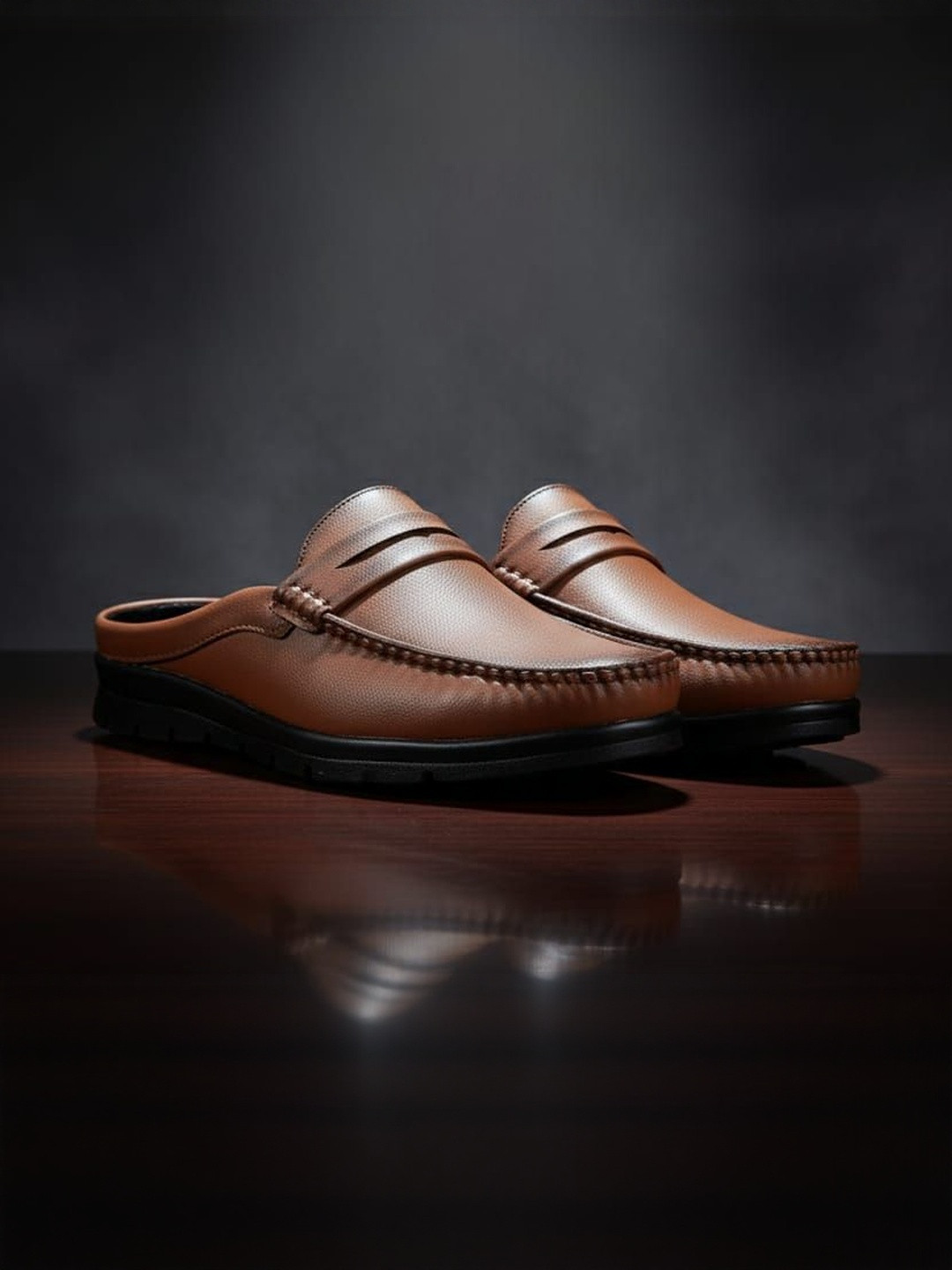 Von huette Men Round Toe Regular Slip-On Loafers