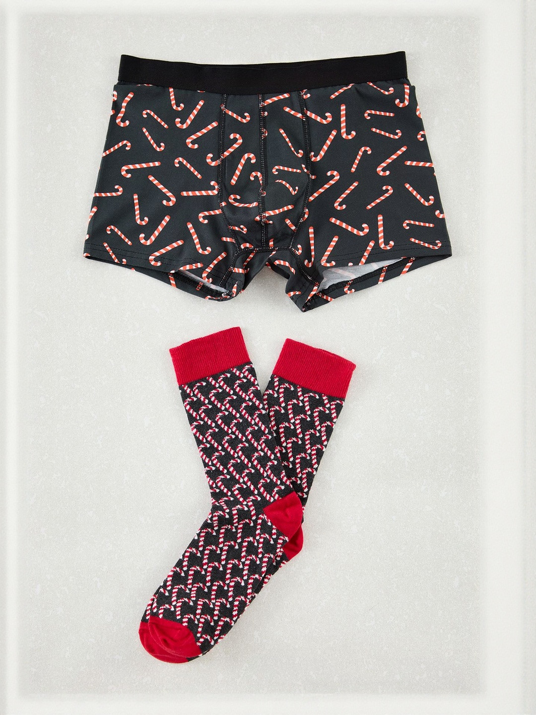 Trendyol Men Set Of 2 Printed Mid Rise Trunk With Calf-Length Socks