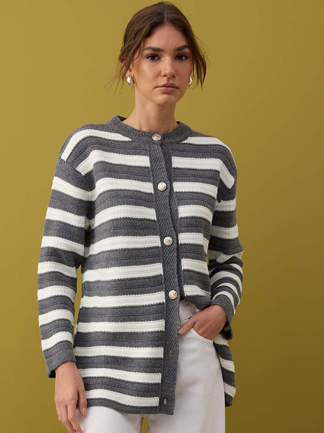 Trendyol Women Round Neck Striped Print Long Sleeves Cardigan