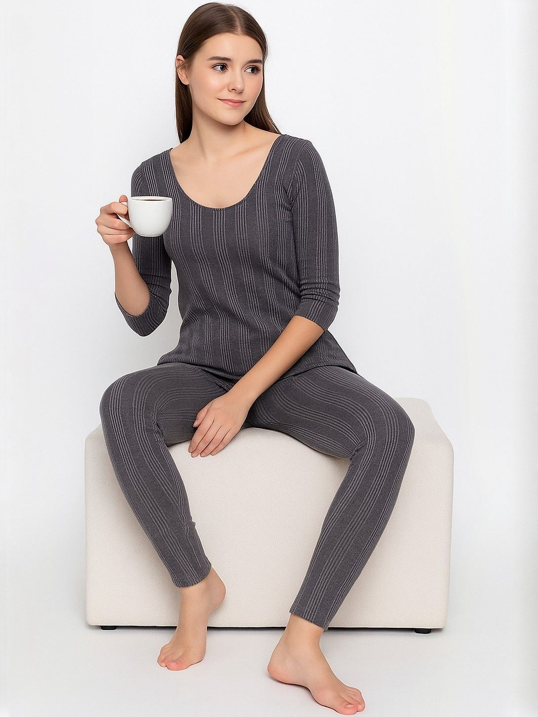 TRENDY RABBIT Women Striped Ribbed Thermal Set
