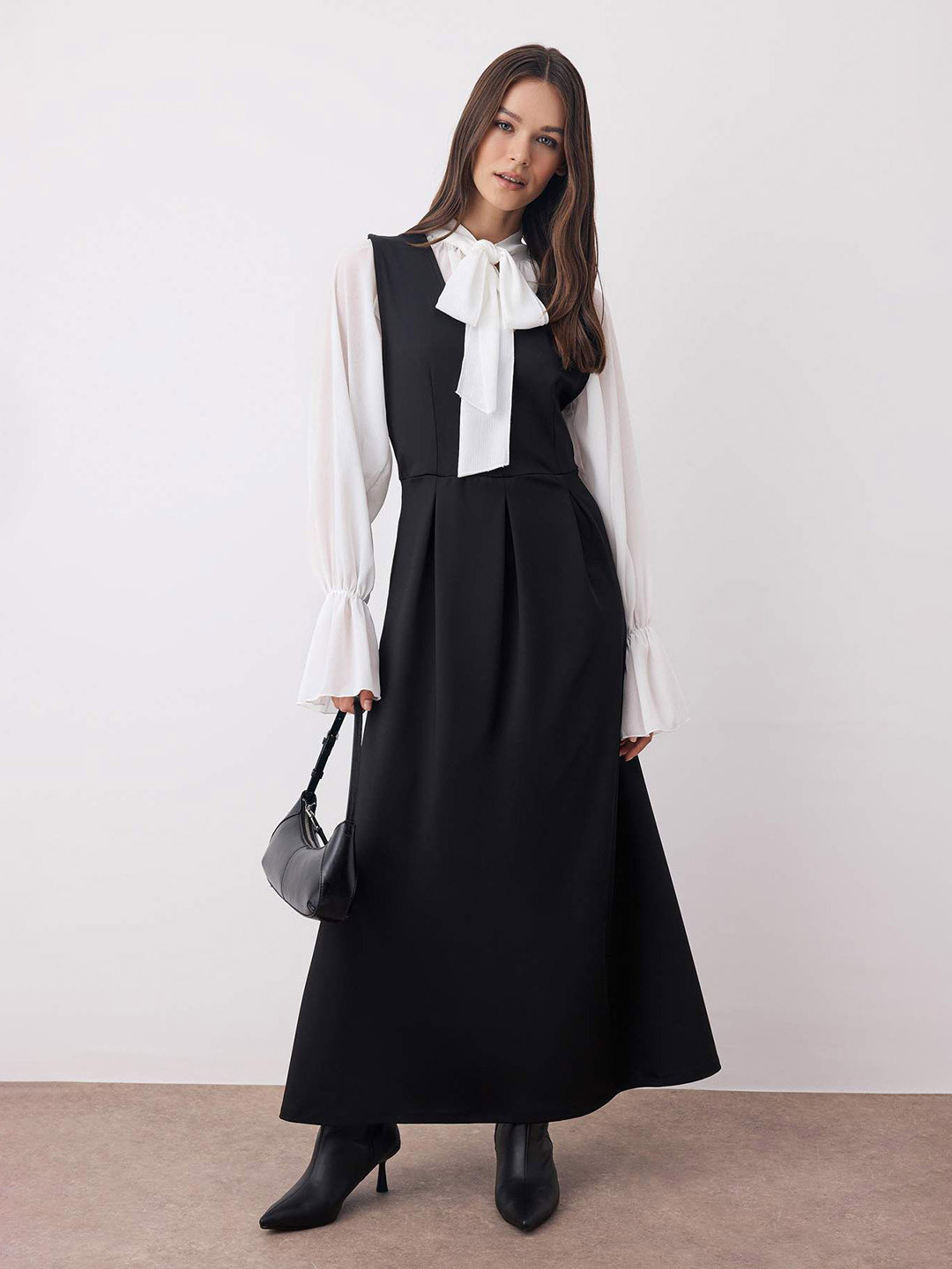 Trendyol Women Siyah Bell Sleeve Pinafore Maxi Dress