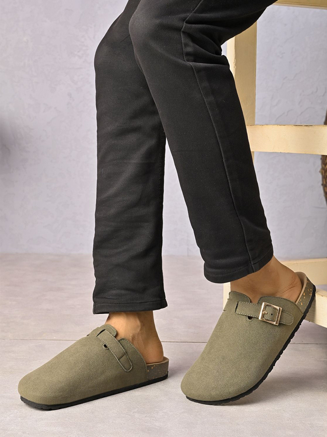 Big Fox Men Round Toe Slip-On Sandles