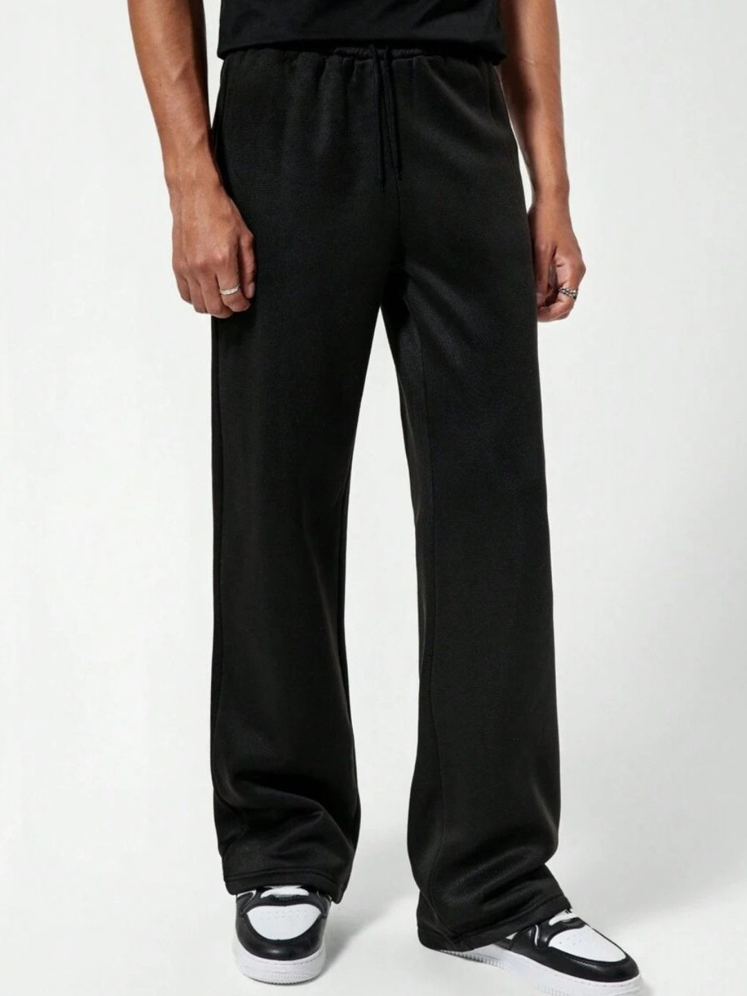 MaverIQ Men Solid Loose Fit Track Pant