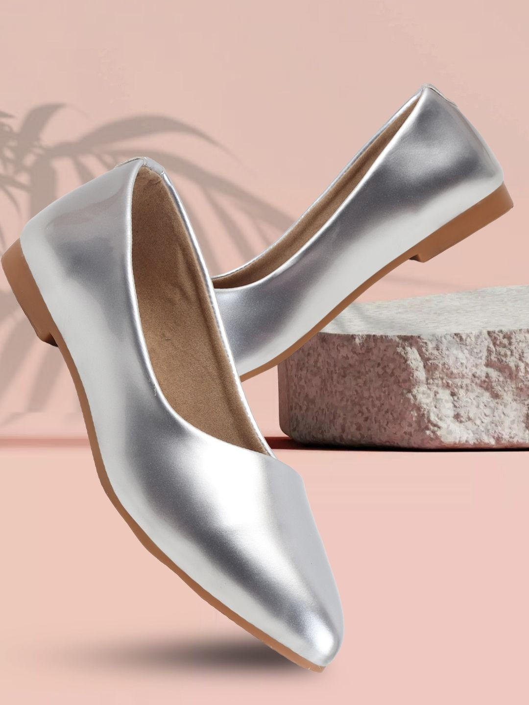 Denill Delite Glossy Pointed-Toe Slip-On Bellies